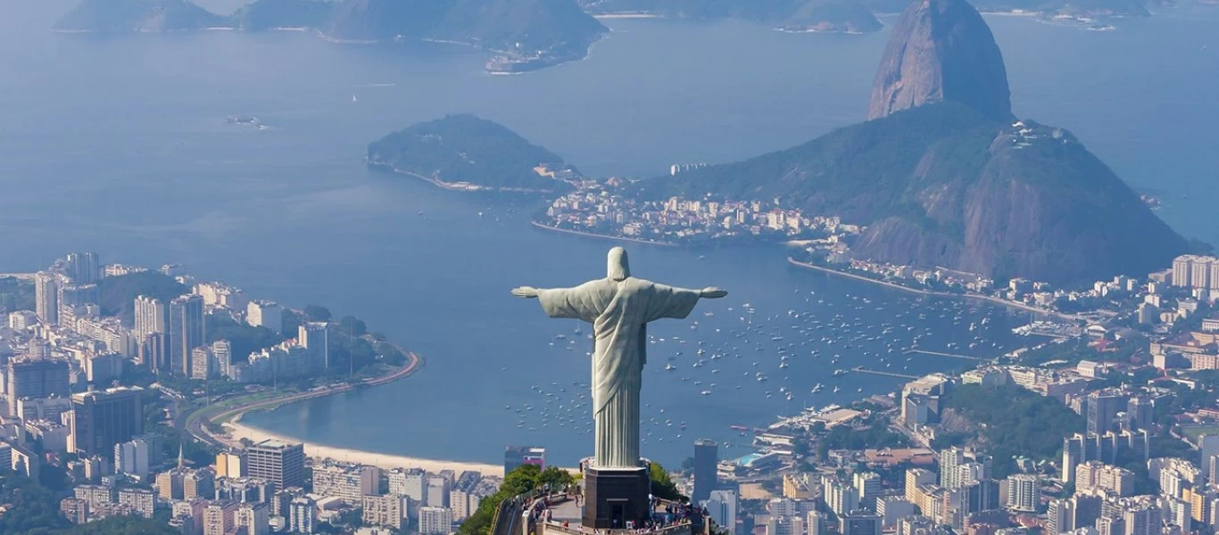 Βραζιλία: Ανοίγει το άγαλμα του Ιησού στο Ρίο - Με μάσκες οι επισκέπτες